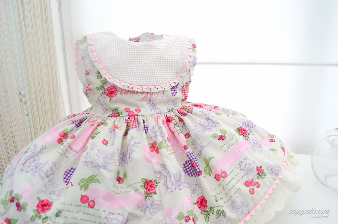 Vestido para niña de vuelo y alegres colores