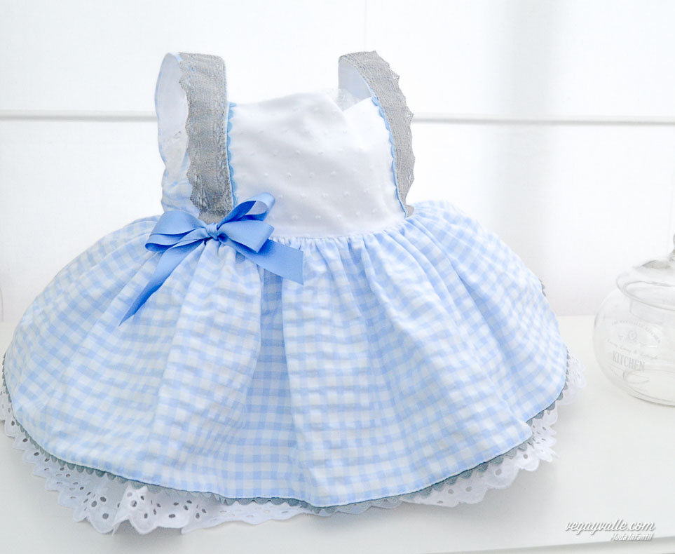 Vestido niña . Modelo Celeste